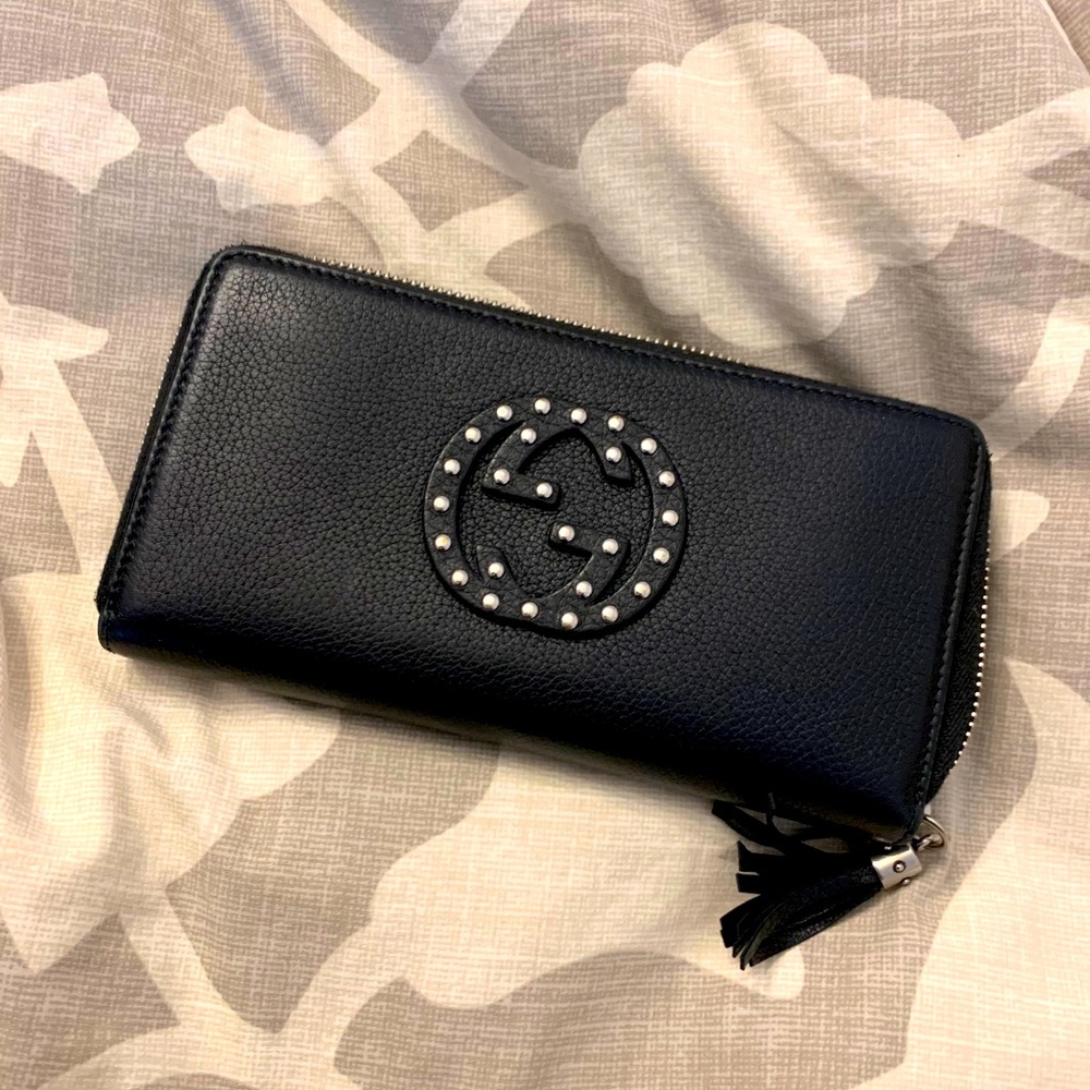 Gucci Soho studded black leather wallet w/ zipper